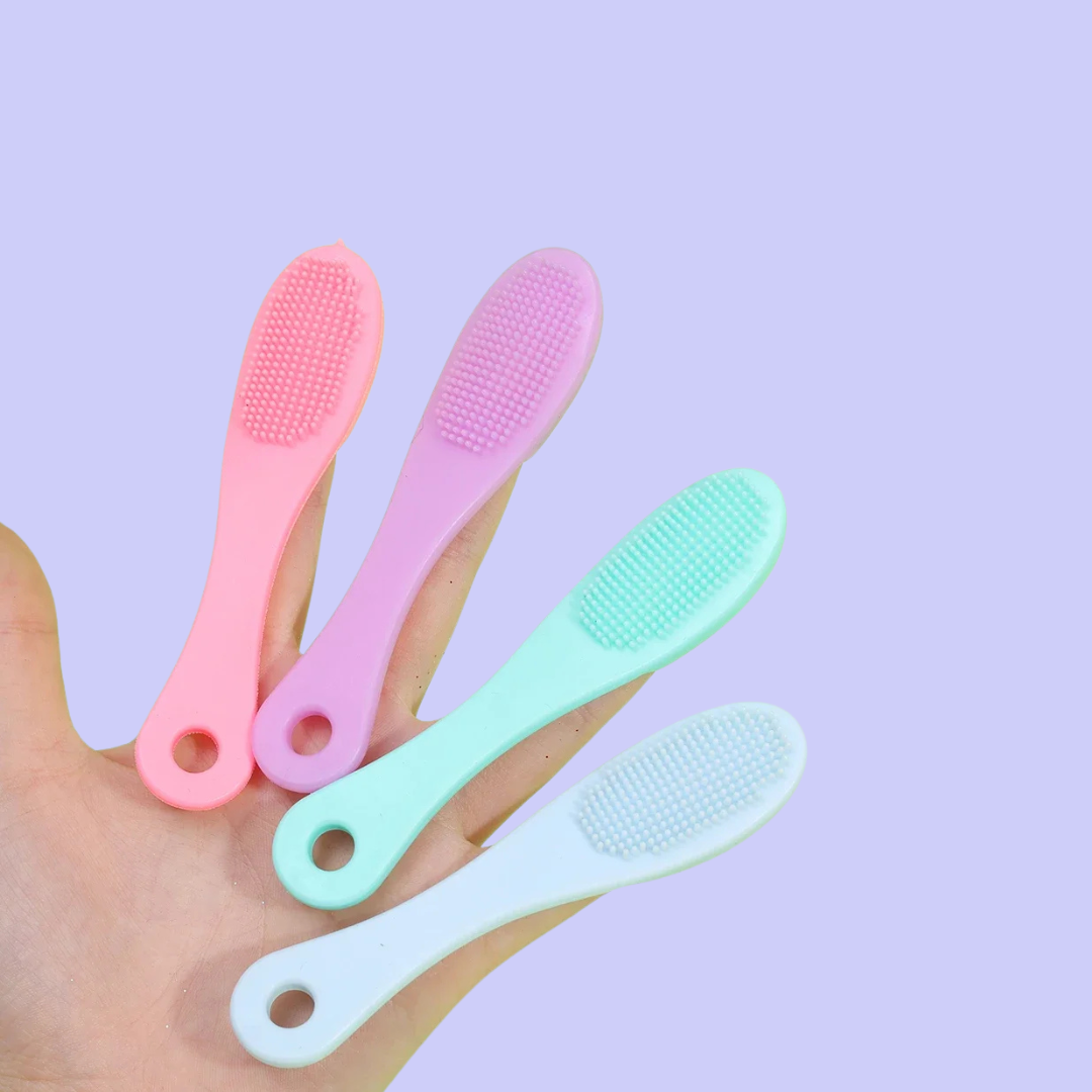 מברשת לניקוי הנקבוביות בפנים